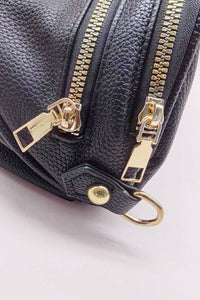 ..SI-26490 Vegan Leather Multi Pocket Crossbody Bag