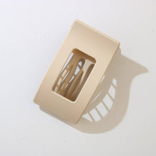 Load image into Gallery viewer, CWAHA07404_LARGE NO-CREASE FLAT DUCKBILL HAIR CLIP