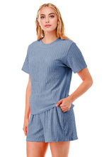 Load image into Gallery viewer, Solid color waved monochrome round neck top with shorts set