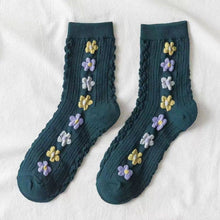 Load image into Gallery viewer, Women's simple style flower pattern socks