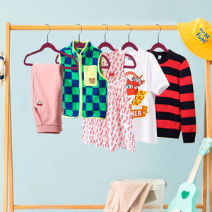PL036 - 13.5" Kids Plastic Shirt Hangers - Raspberry