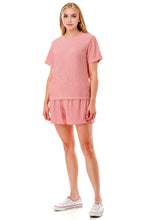 Load image into Gallery viewer, Solid color waved monochrome round neck top with shorts set